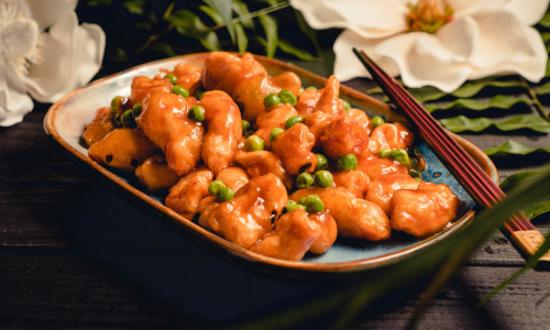 Vyšnių formos vištiena su žirneliais